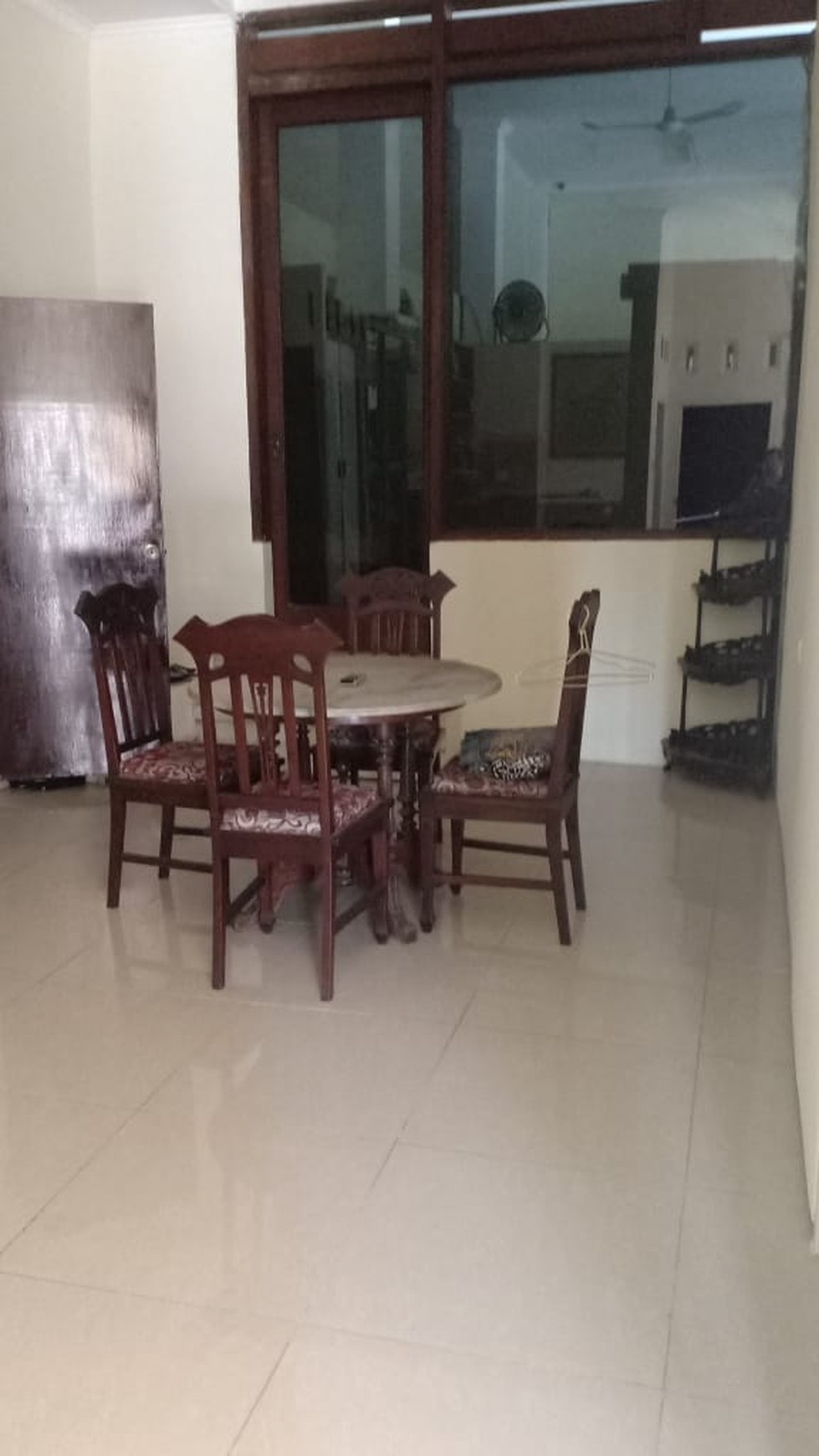 Rumah 2 lantai Raya Sukomanunggal