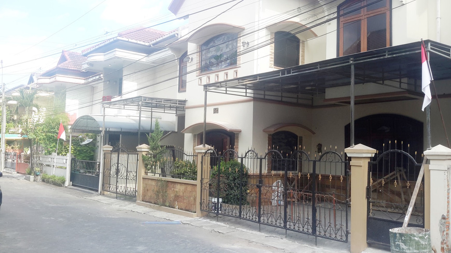 RUMAH MEWAH DI DALAM PERUMAHAN TATA BUMI PERMAI, COCOK UNTUK KELUARGA BESAR