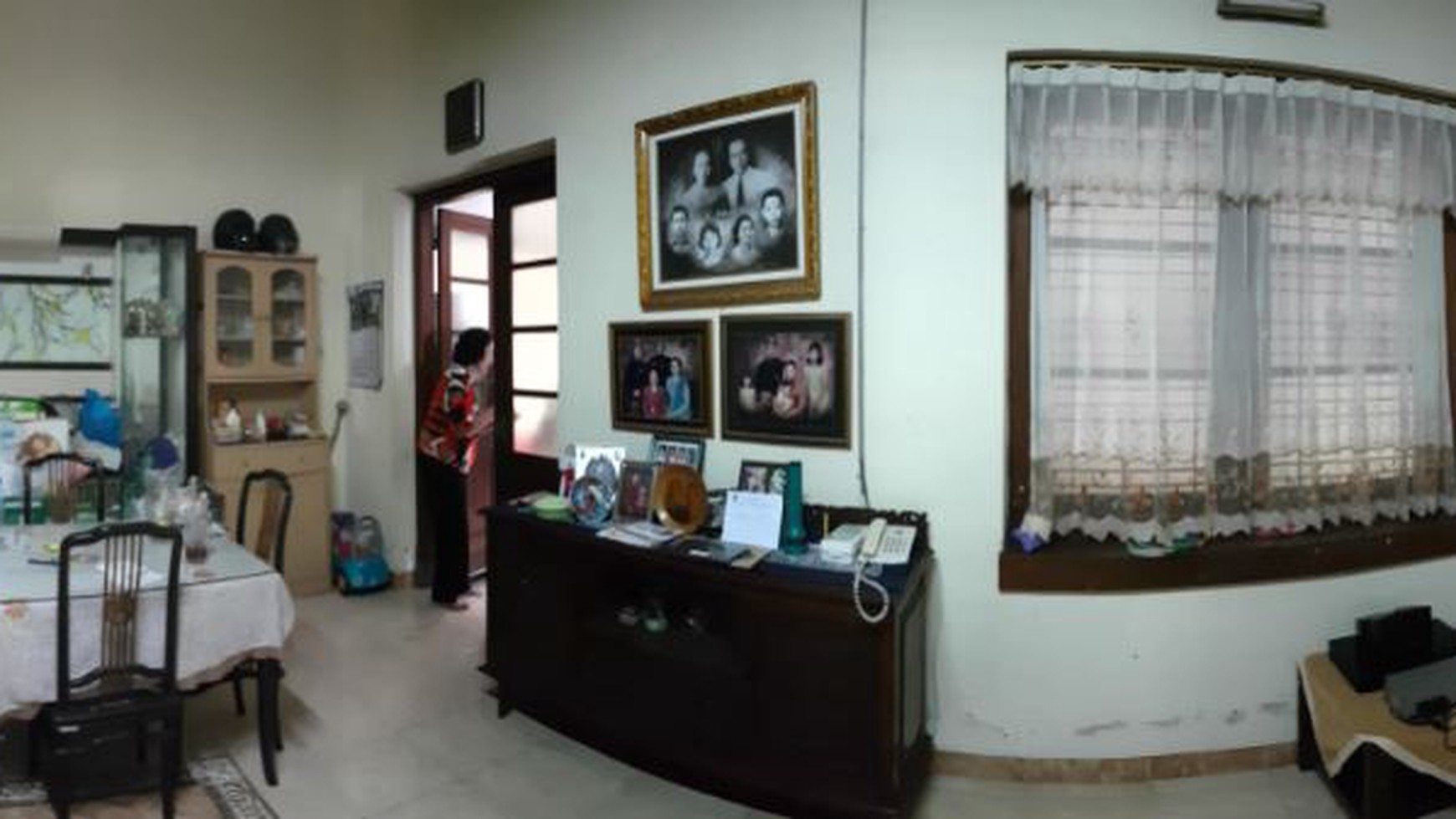 RUMAH DENGAN DESAIN BANGUNAN KLASIK, DI TENGAH KOTA YOGYAKARTA