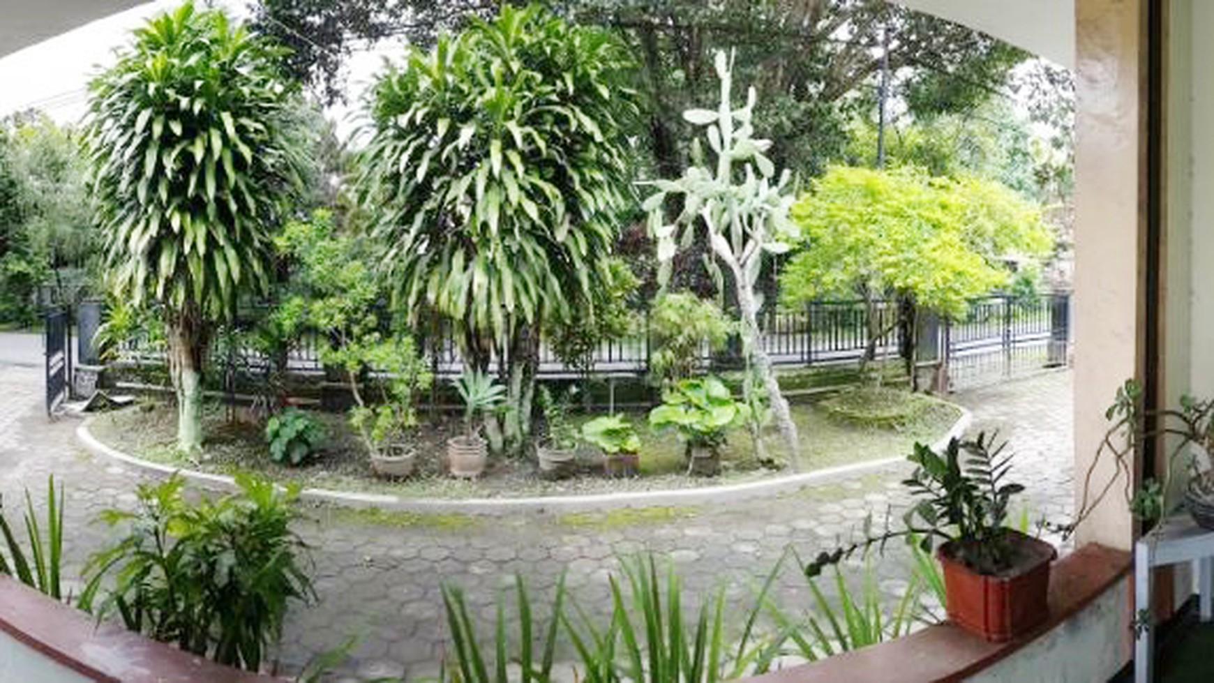 RUMAH DENGAN DESAIN BANGUNAN KLASIK, DI TENGAH KOTA YOGYAKARTA