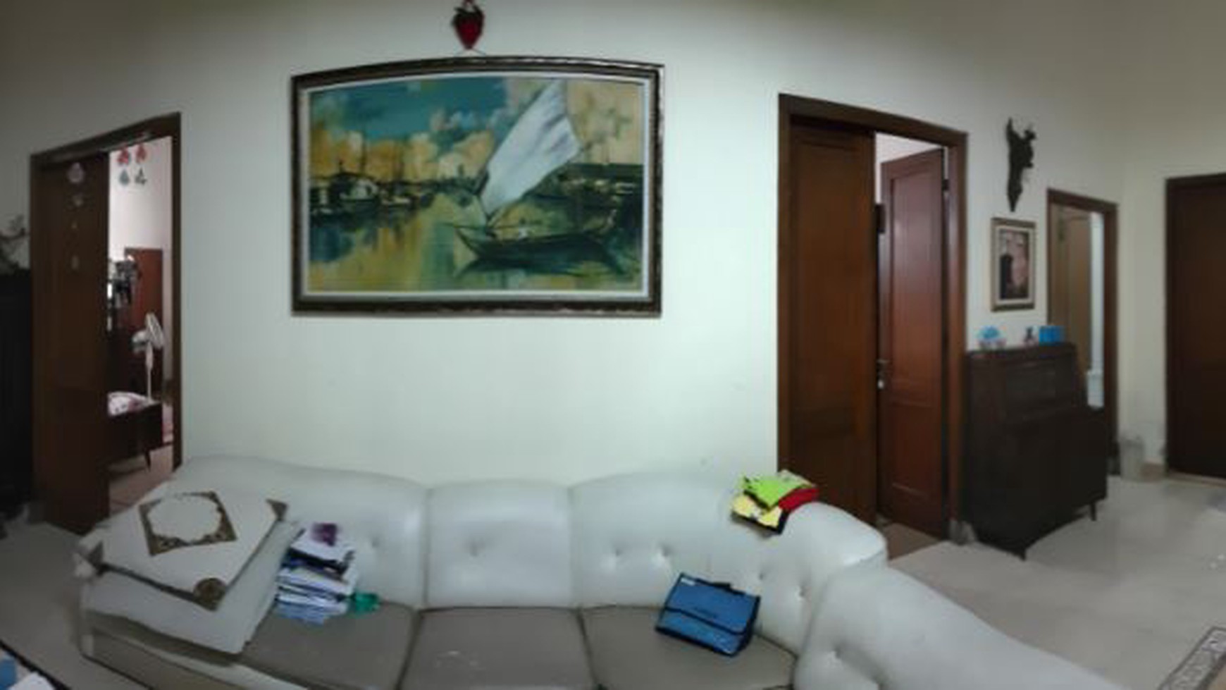 RUMAH DENGAN DESAIN BANGUNAN KLASIK, DI TENGAH KOTA YOGYAKARTA