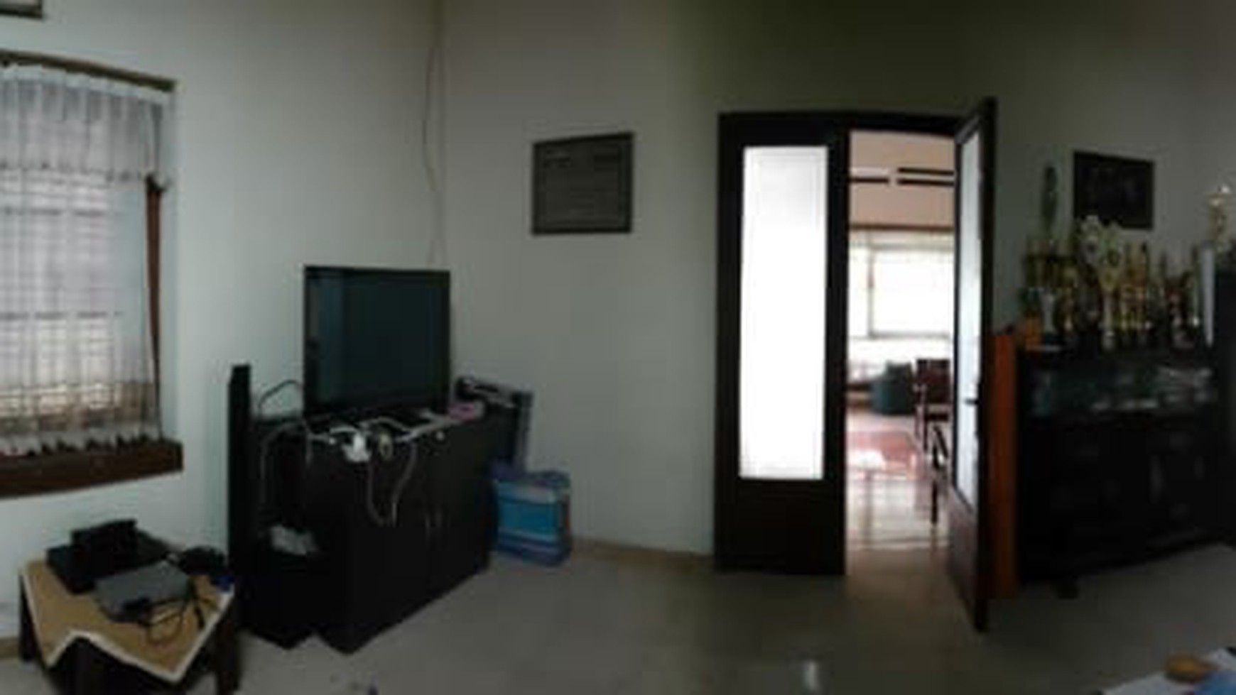 RUMAH DENGAN DESAIN BANGUNAN KLASIK, DI TENGAH KOTA YOGYAKARTA
