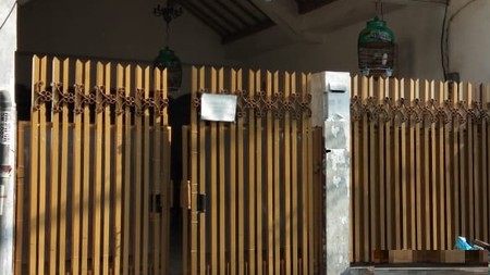 Rumah Kos Petemon Pusat Kota Surabaya 30 Kamar