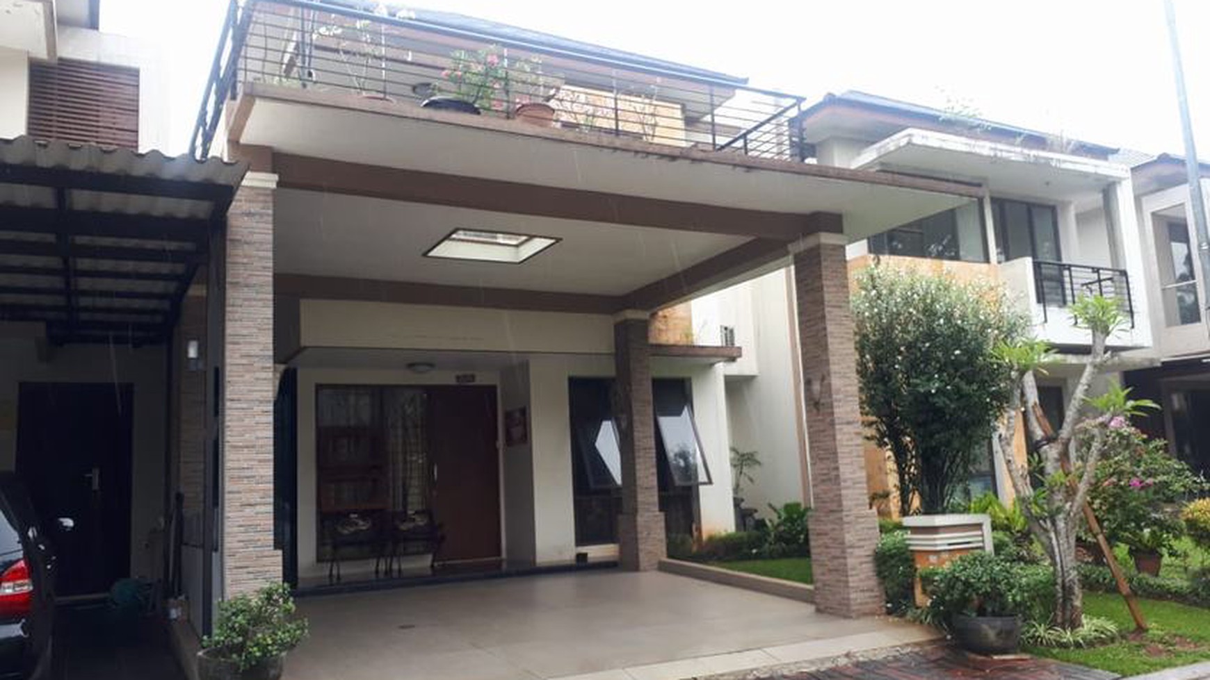 Dijual rumah strategis, dekat The Breeze BSD City, harga nego, siap huni