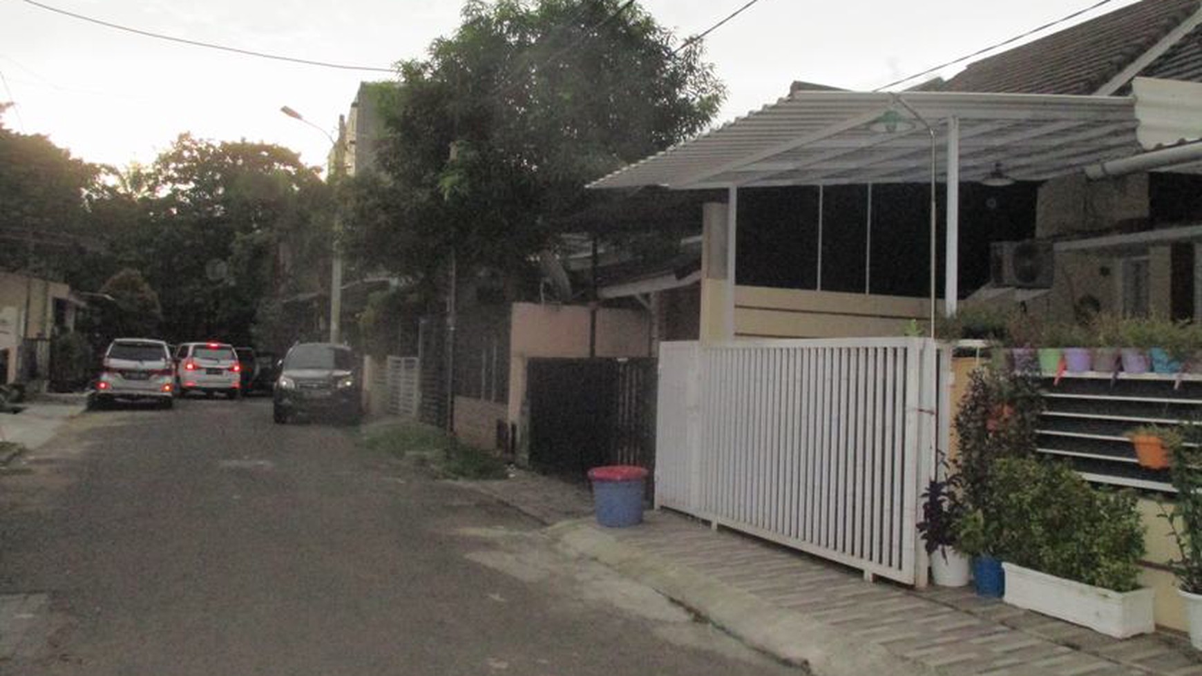 Dijual rumah area serpong park bagus rapih harga bersaing.