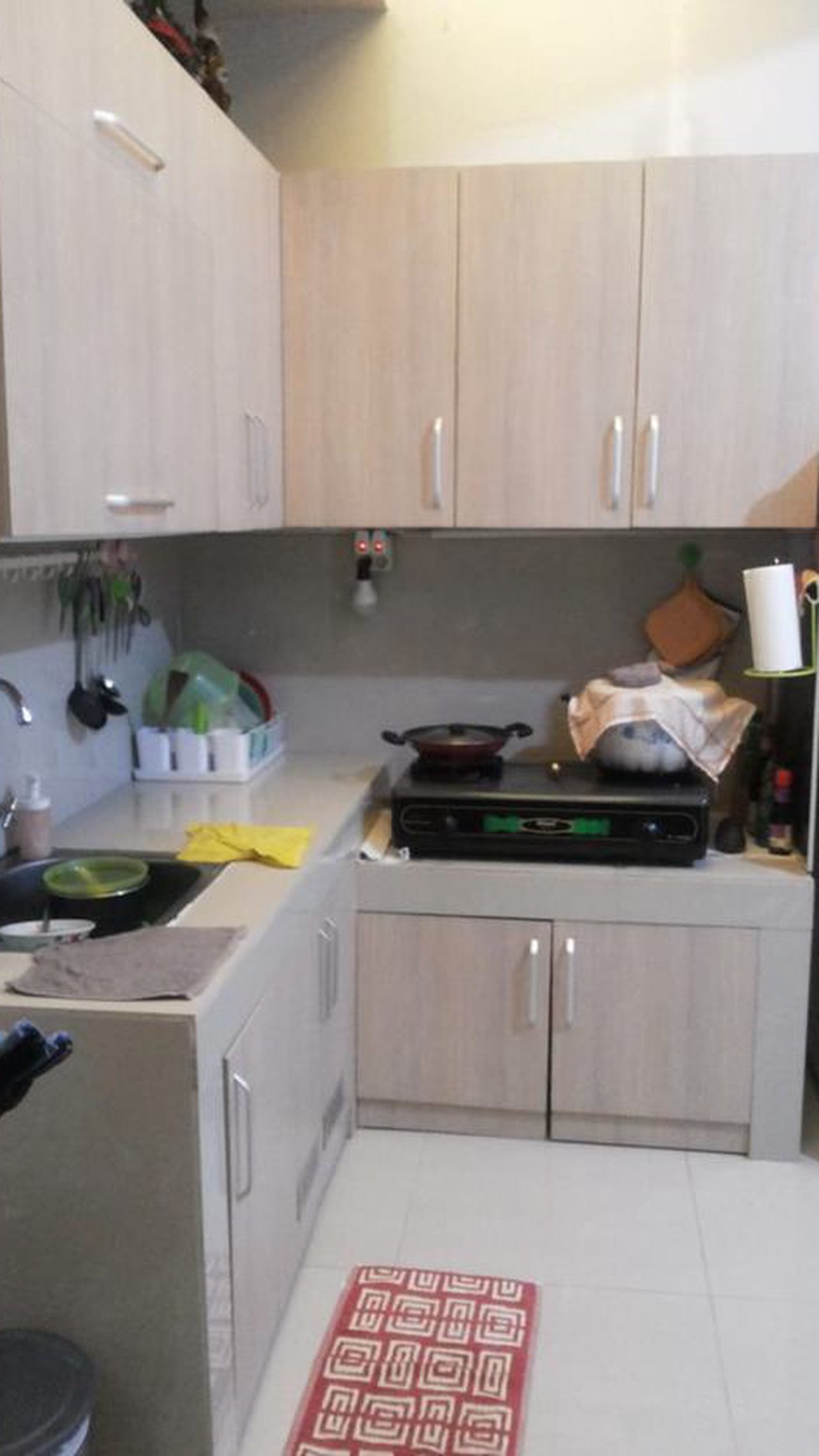 Dijual rumah area serpong park bagus rapih harga bersaing.