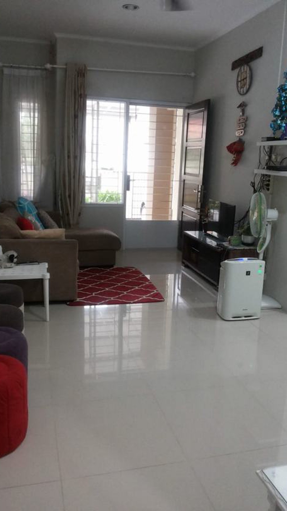 Dijual rumah area serpong park bagus rapih harga bersaing.