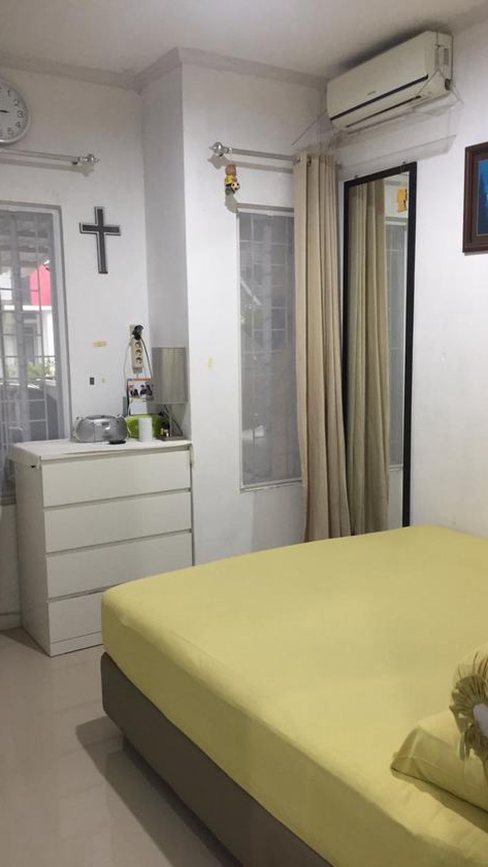 Dijual rumah area serpong park bagus rapih harga bersaing.