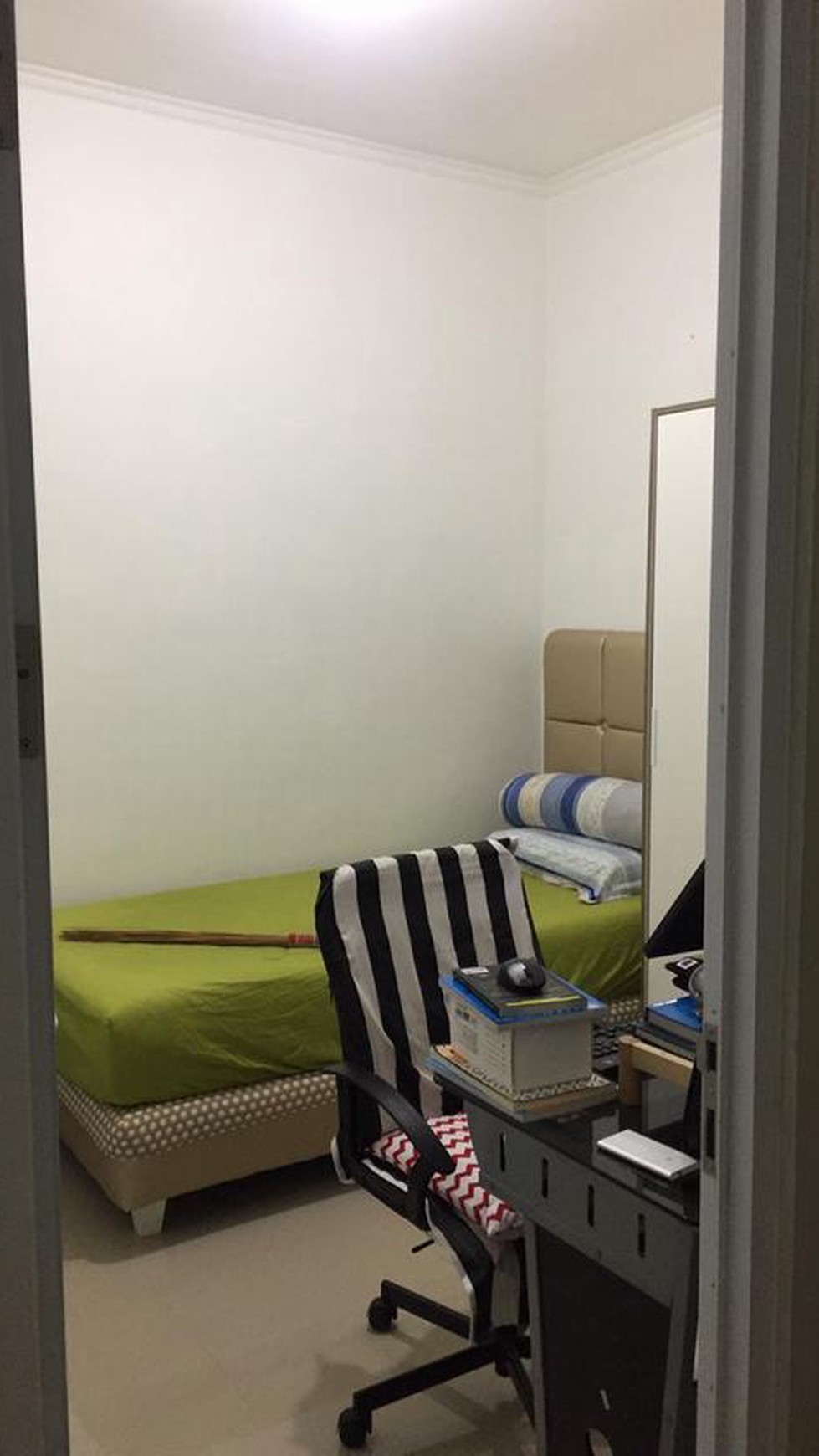 Dijual rumah area serpong park bagus rapih harga bersaing.