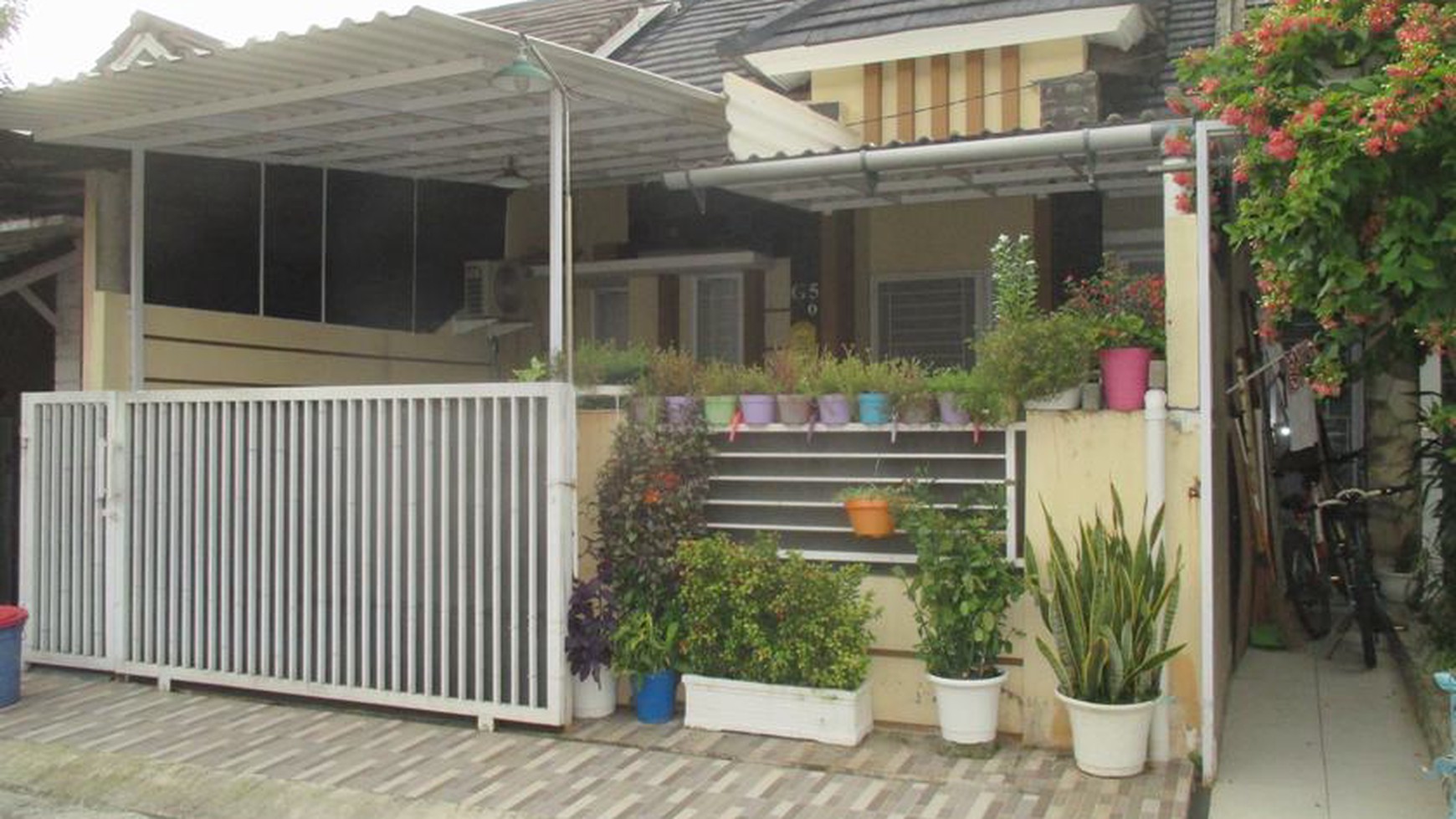 Dijual rumah area serpong park bagus rapih harga bersaing.