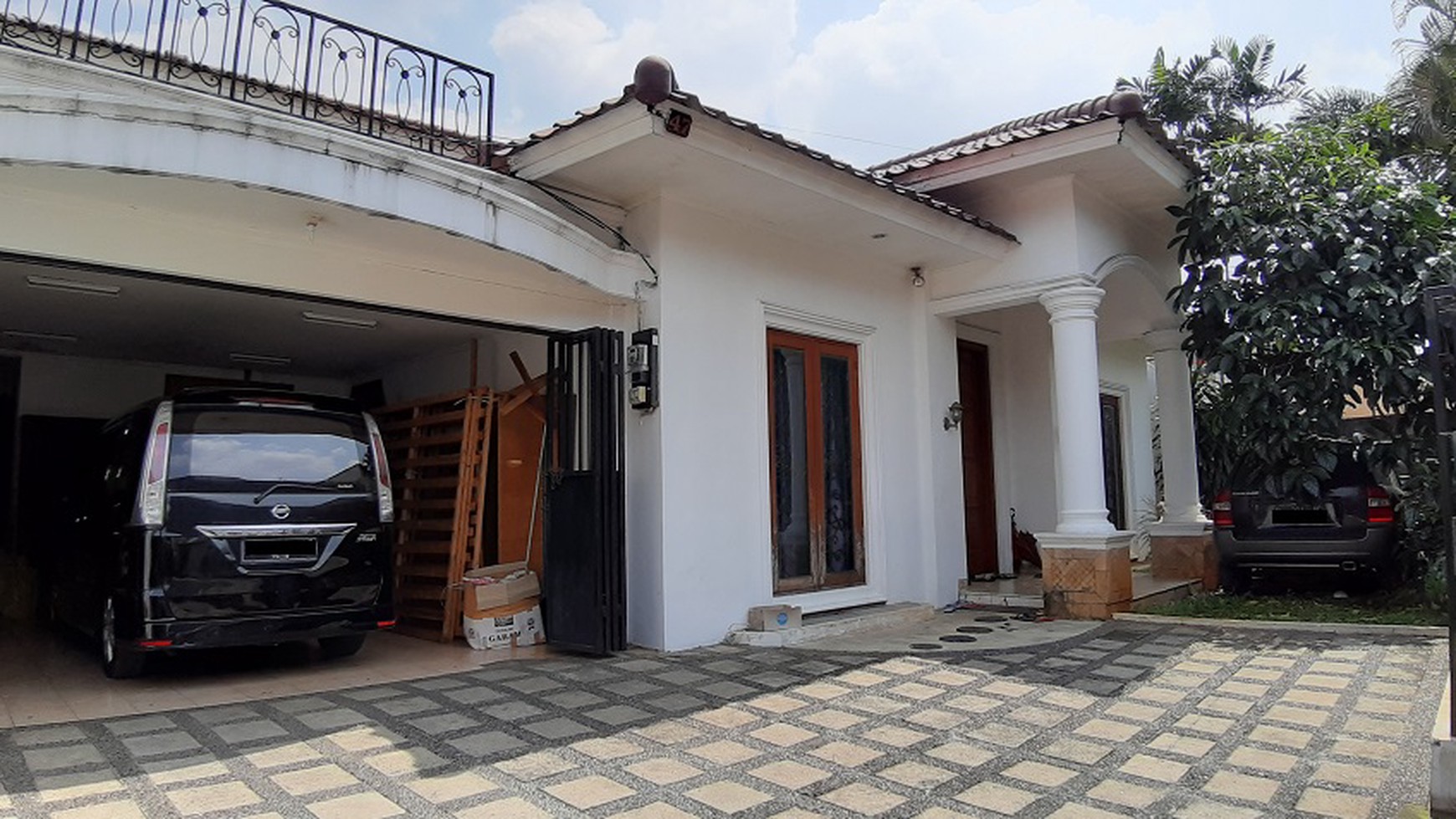 Rumah di Kemang Barat, Jakarta Selatan, Private Pool, Hadap Timur, SHM