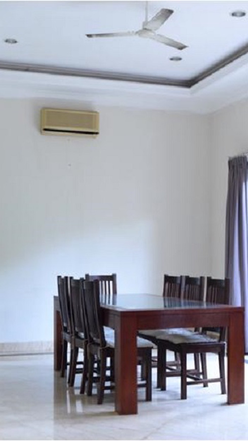 Rumah di Kemang Barat, Jakarta Selatan, Private Pool, Hadap Timur, SHM