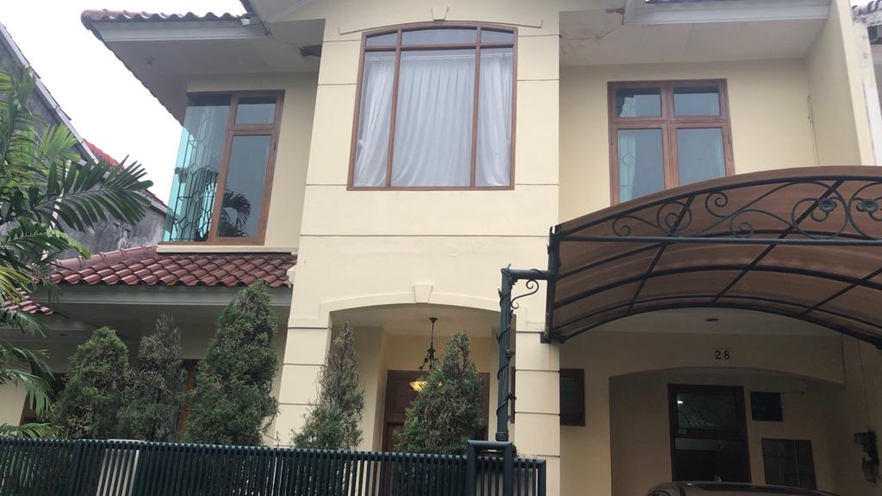 Dijual Rumah Asri di Jl. Praja Dalam, Arteri Pondok Indah, Kebayoran Lama, Jakarta Selatan