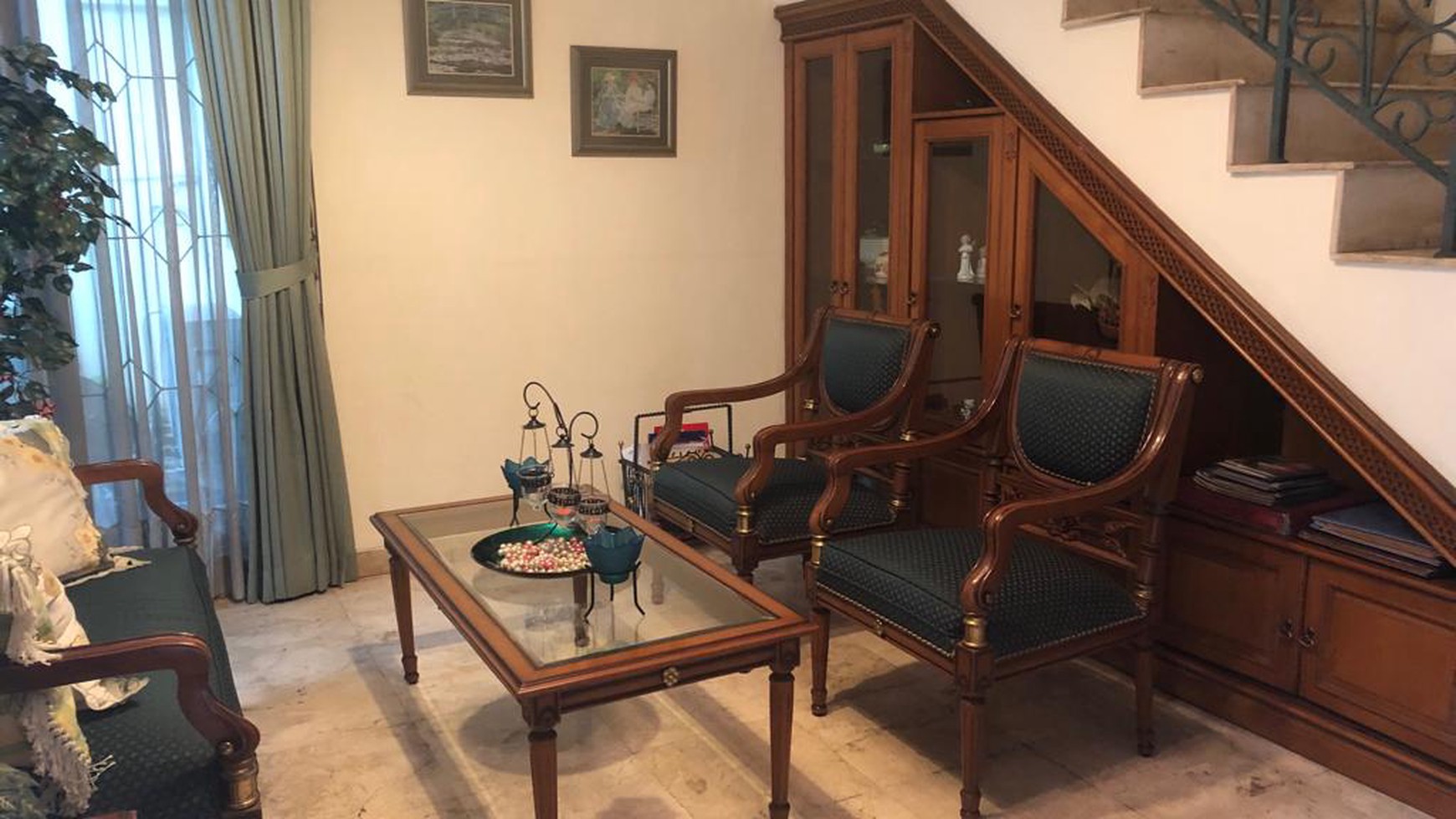 Dijual Rumah Asri di Jl. Praja Dalam, Arteri Pondok Indah, Kebayoran Lama, Jakarta Selatan