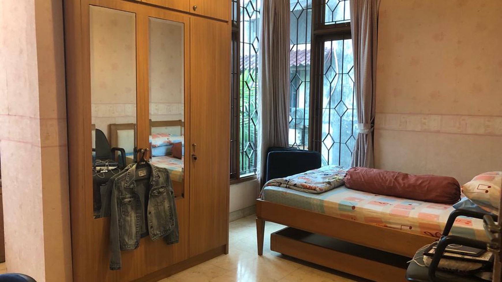 Dijual Rumah Asri di Jl. Praja Dalam, Arteri Pondok Indah, Kebayoran Lama, Jakarta Selatan