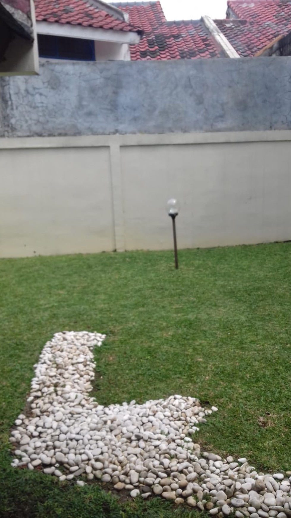 Rumah siap huni Lokasi strategis Anggrek Loka