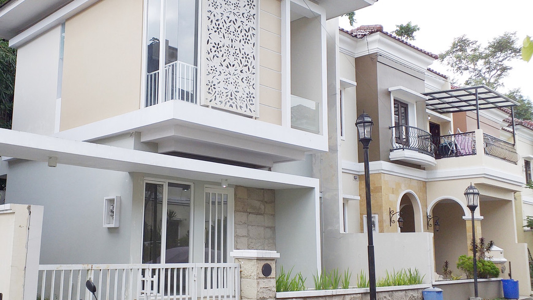 HUNIAN MODERN MINIMALIS DI PERUM CASA BELLA, DEKAT UPN.