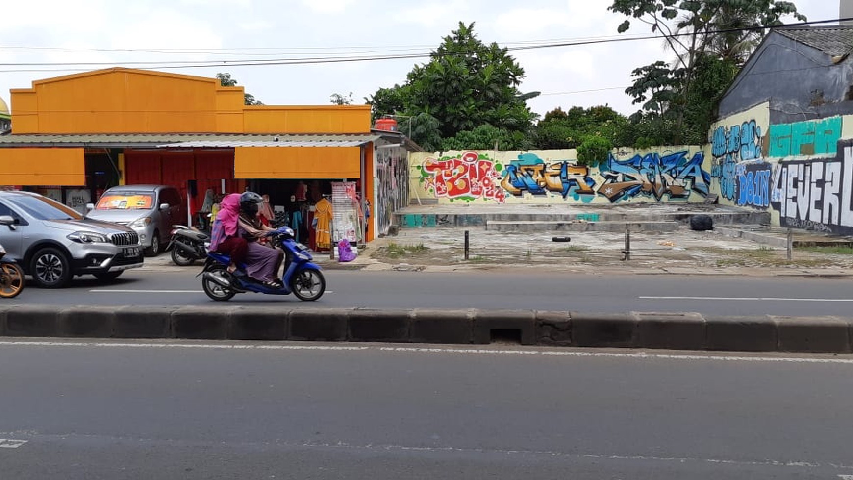 Kios siap huni di Pinggir jalan Sawangan