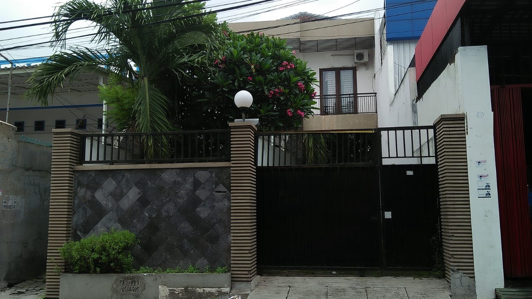 DIJUAL RUMAH DIDAERAH  PETEMON SURABAYA