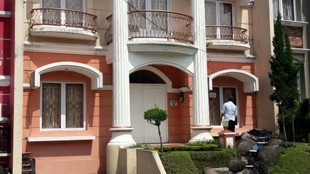 Villa 2 Lantai Fully Furnish di Green Apple Puncak Cianjur Jawa Barat.