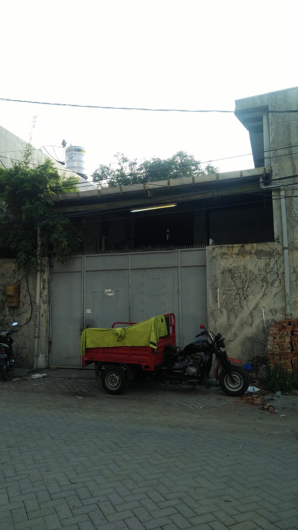 Gudang lebak sari tambaksari