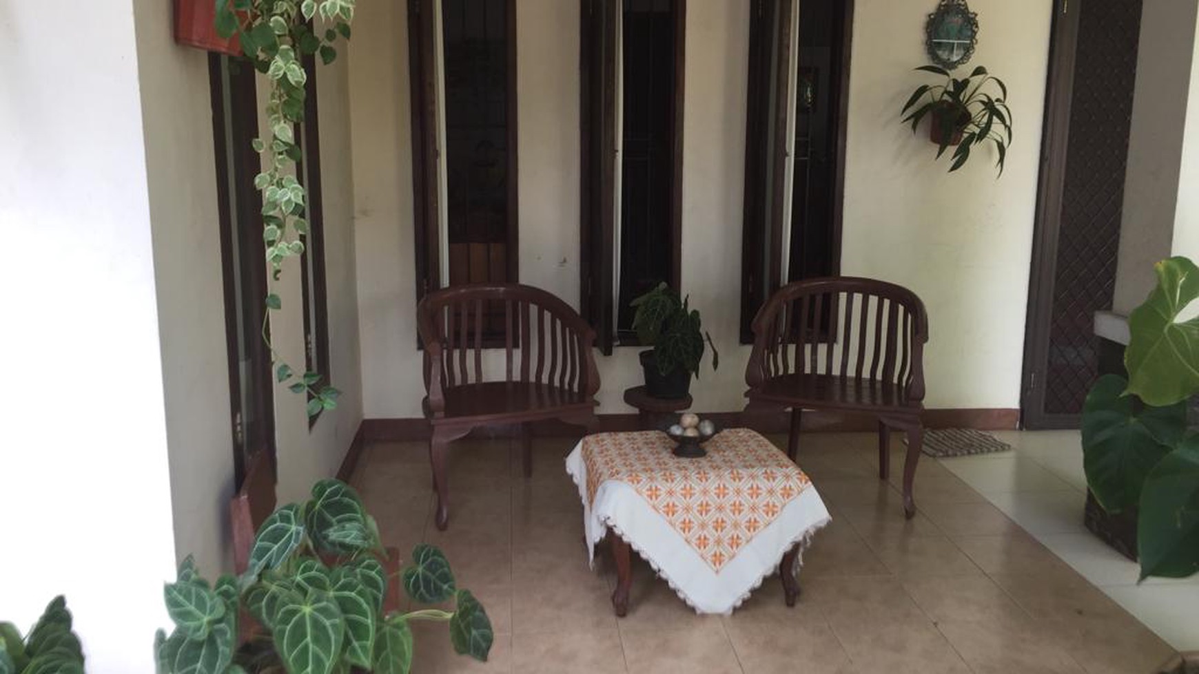 Rumah Asri Siap Huni, Lokasi Strategis, dan Hunian Nyaman posisi Hook @Graha Bintaro
