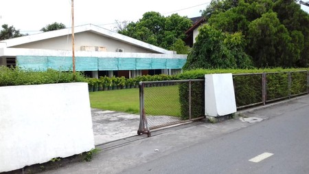 Rumah & Kost di atas lahan yg sangat luas di dalam kota Yogyakarta