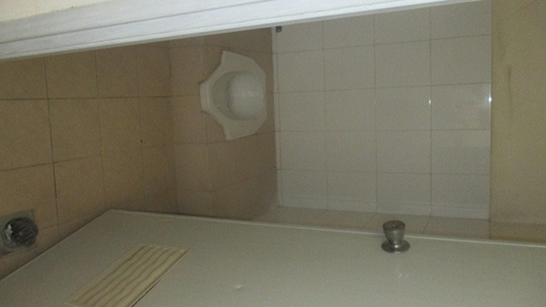 Disewakan Rumah di Taman Parahyangan - Lippo Karawaci Tangerang