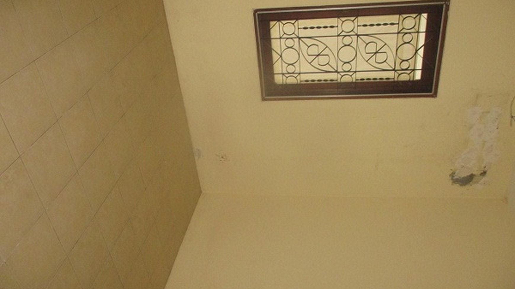 Disewakan Rumah di Taman Parahyangan - Lippo Karawaci Tangerang