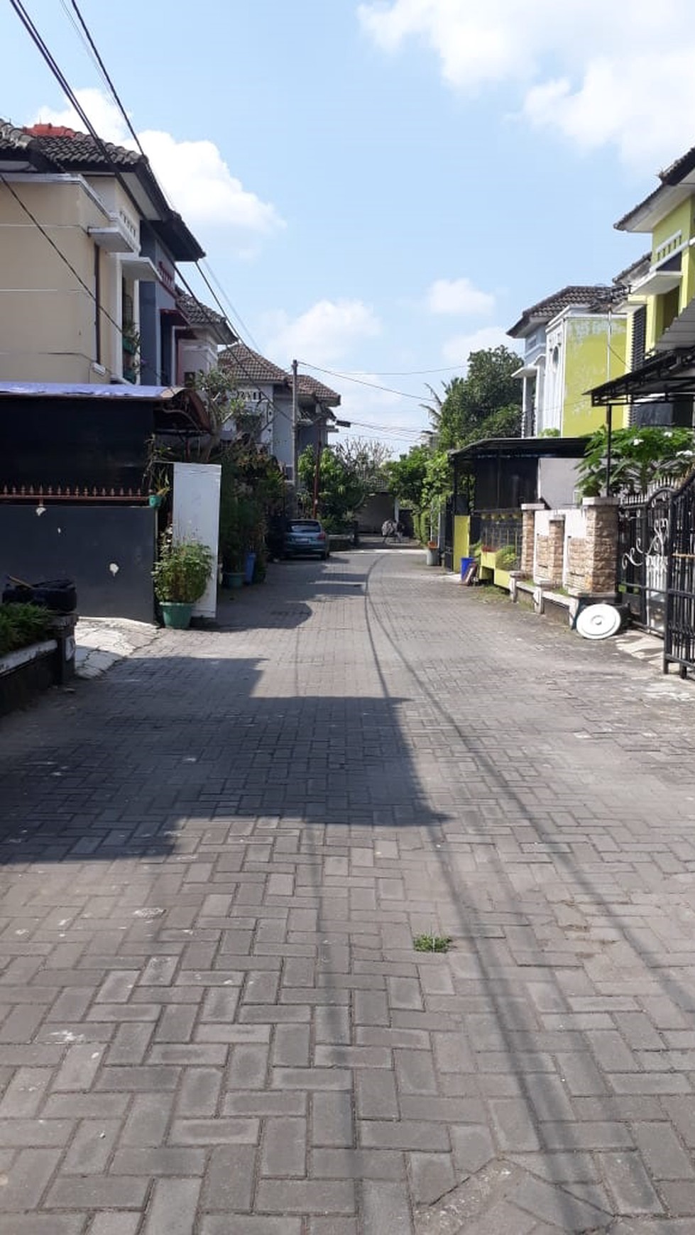 RUMAH TINGGAL STRATEGIS, DI PERUMAHAN PESONA ANINDYA