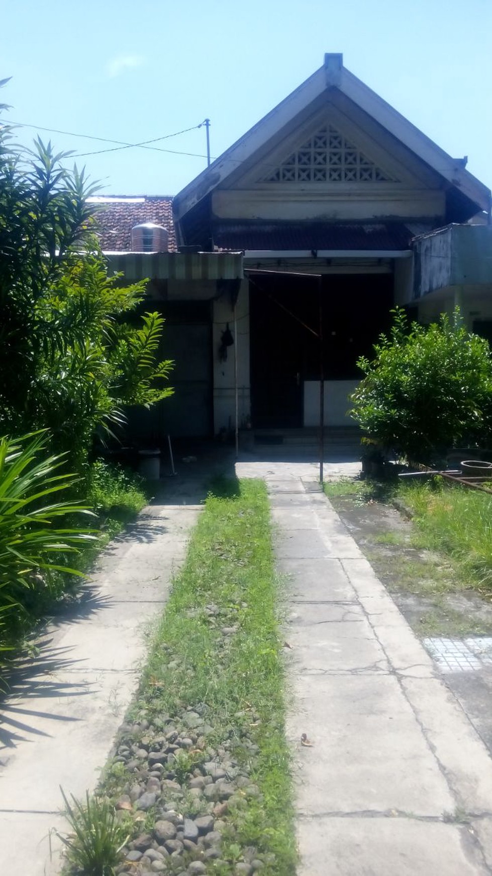 Rumah Hitung Tanah di Taman Bungkul