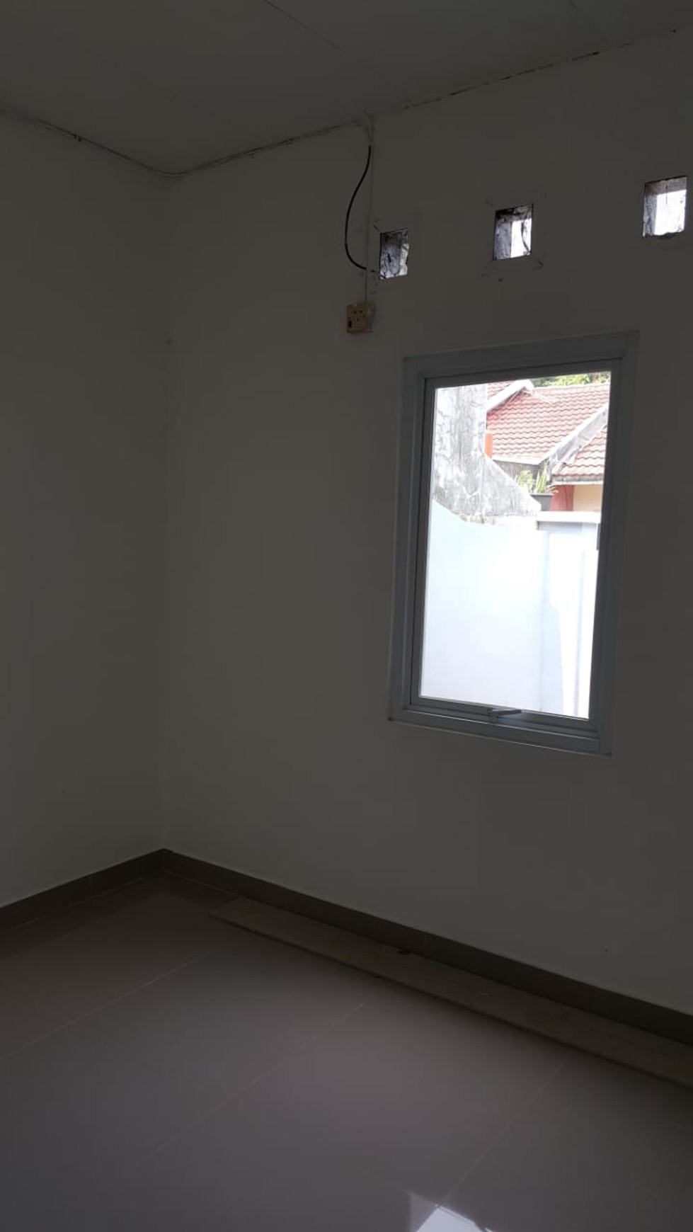 Dijual rumah mungil, cocok untuk keluarga kecil atau pasangan muda, siap huni