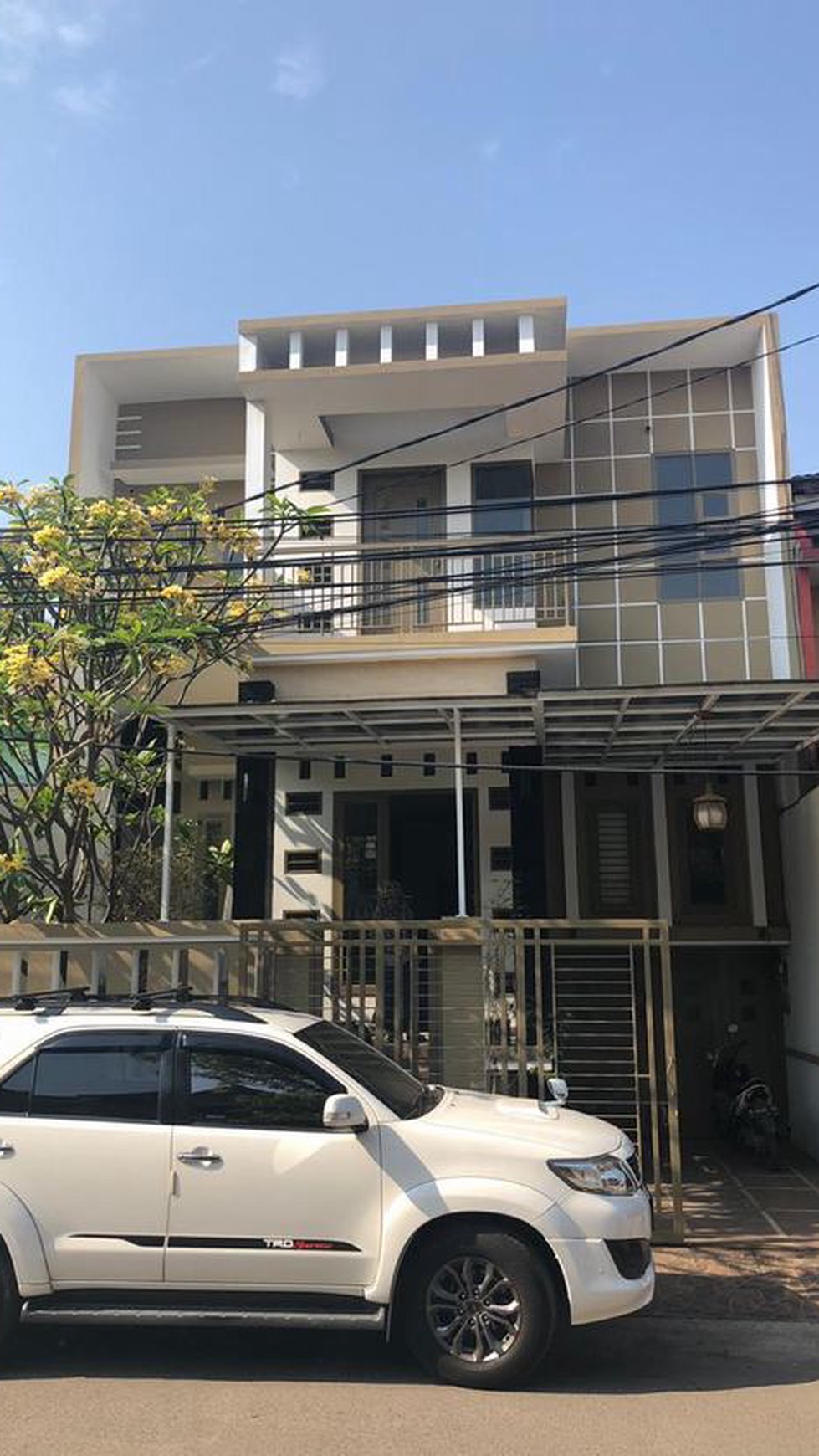 Dijual rumah di Komplek Setneg, harga bisa dinego, strategis, siap huni