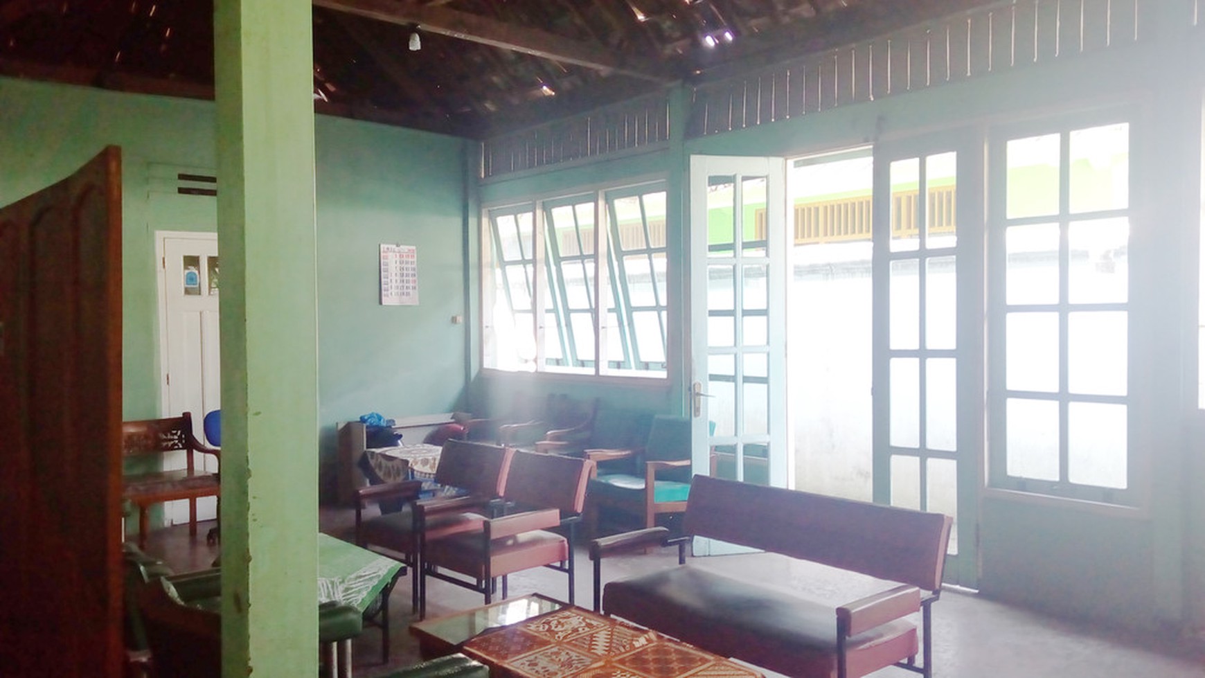 RUMAH DI LINGKUNGAN KRATON DAN WISATA, JL LANGENASTRAN LOR, YOGYA