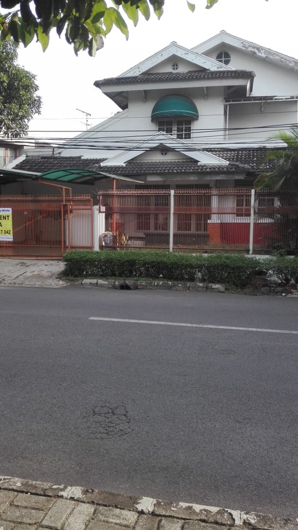 Disewa Rumah Siap Huni, Hunian Nyaman di Kasuari, Bintaro