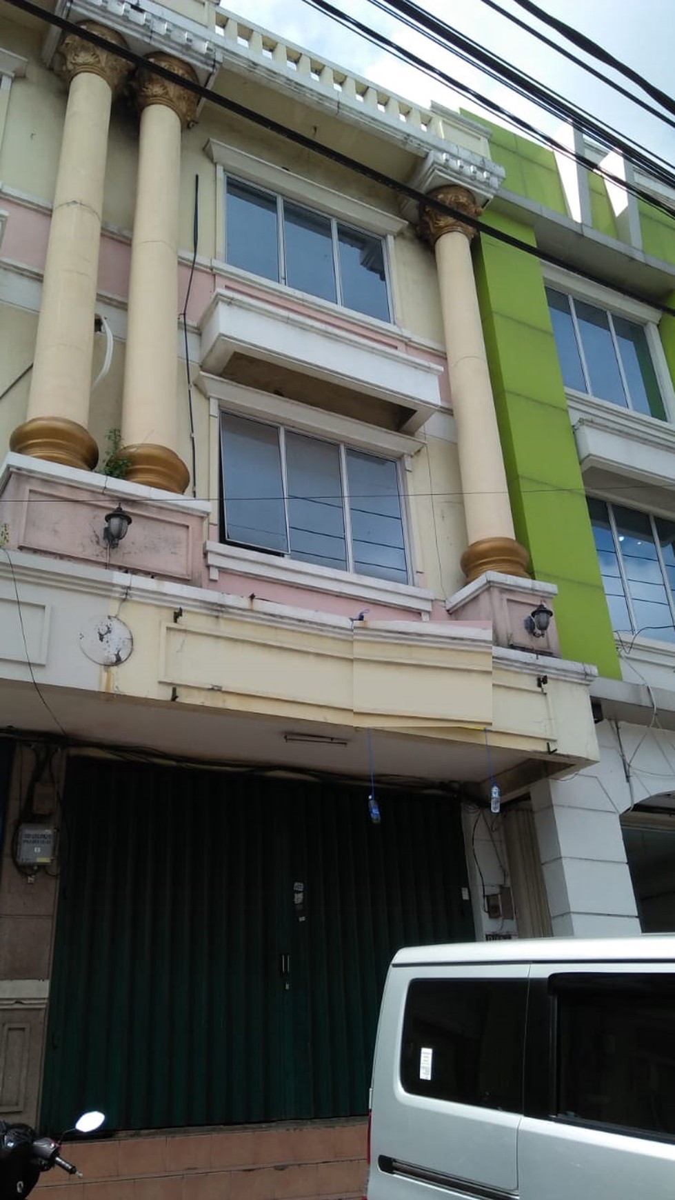 Ruko 3 lantai Pasar Kembang