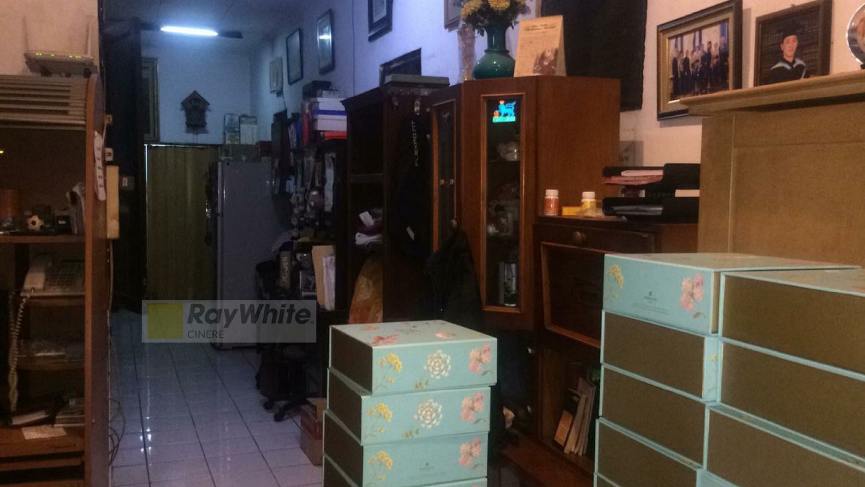 Rumah Dengan Bentuk Tanah Ngantong di Dekat Jalan Raya Hayam Wuruk