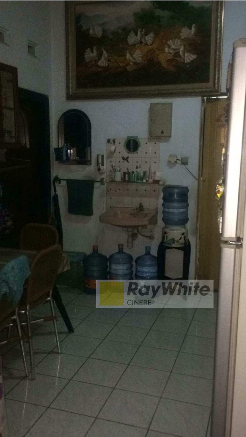 Rumah Dengan Bentuk Tanah Ngantong di Dekat Jalan Raya Hayam Wuruk