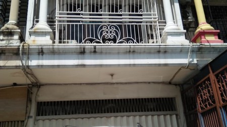 Ruko Pusat Kota Surabaya di Kusuma Bangsa