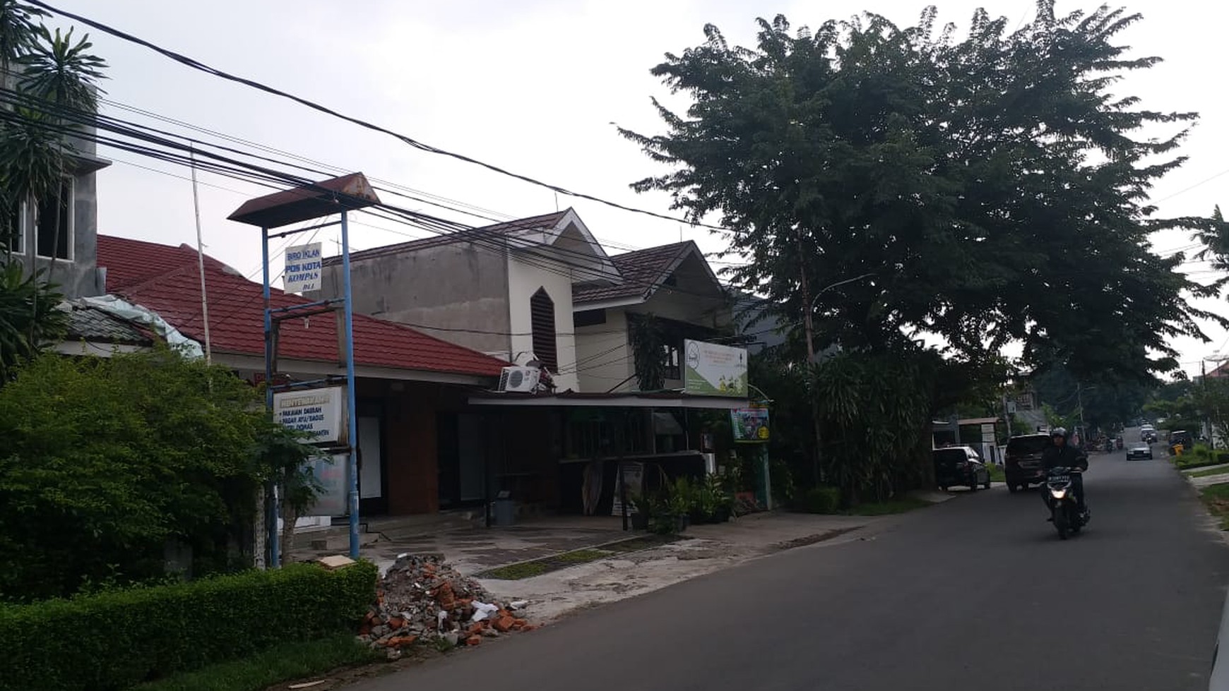 Rumah Pinggir Jalan, Lokasi Strategis, dan Bisa Untuk Usaha @Bintaro Raya Tengah