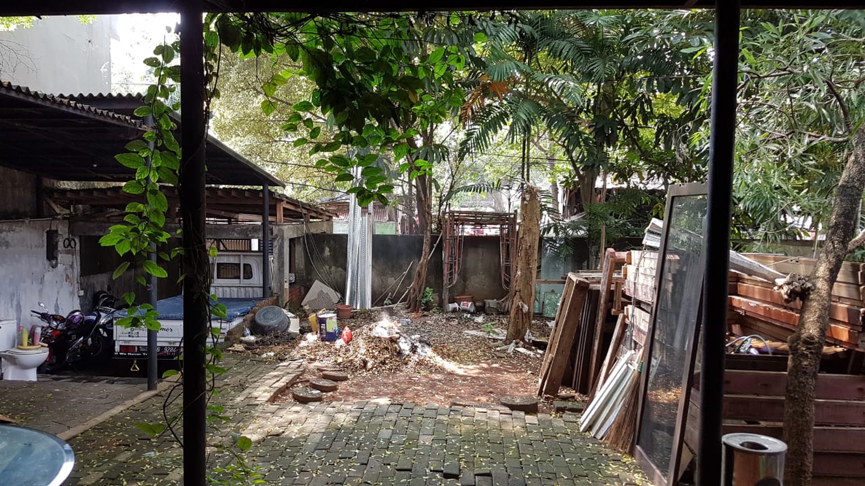 Rumah Siap Huni, Dapat Dijadikan Kantor dan Strategis @Jl Muhi, Jakarta Selatan