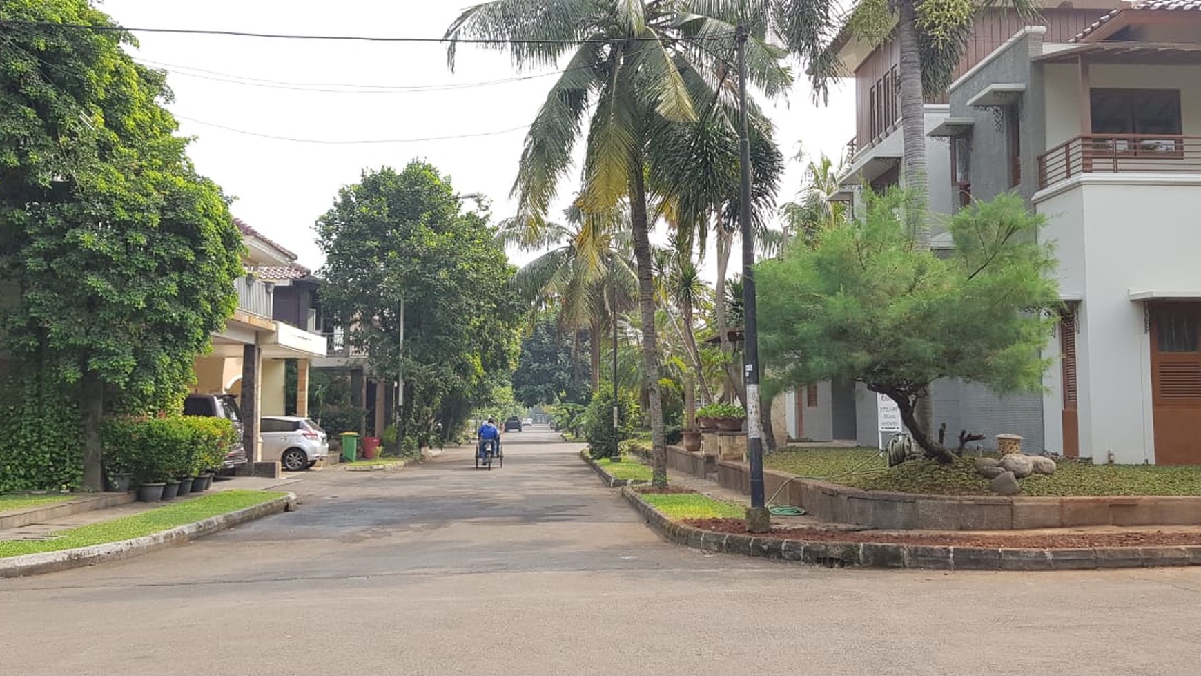 Rumah Bagus Elegan, Nyaman, Lokasi Strategis dan Siap Huni di River Park, Bintaro