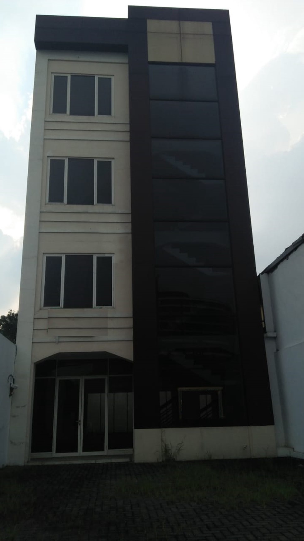 Ruko 4 Lantai Dinoyo