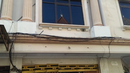 Ruko Manyar 3 lantai lebar 4,5