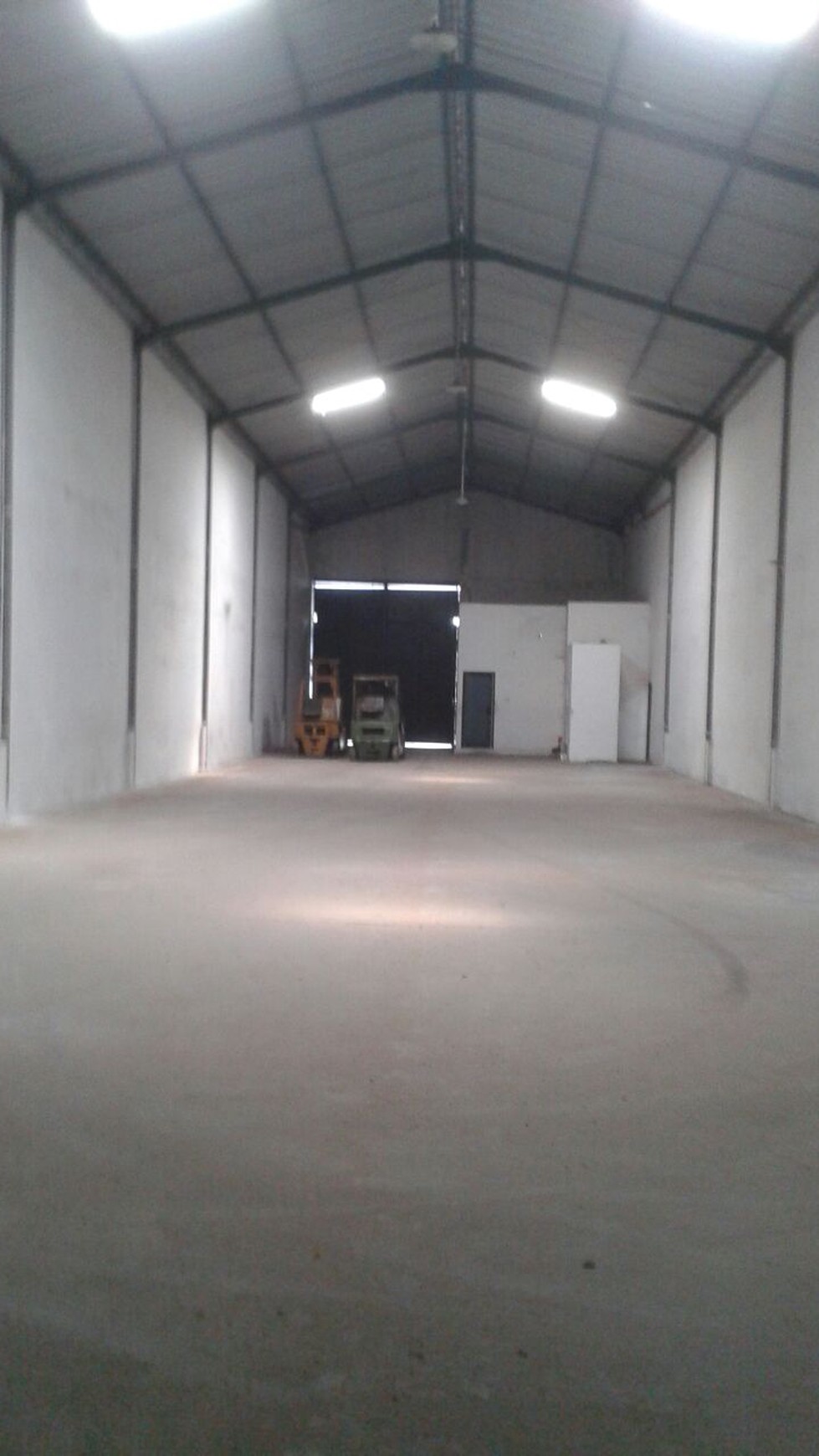 Gudang Mutiara Margomulyo Permai luas 600 an