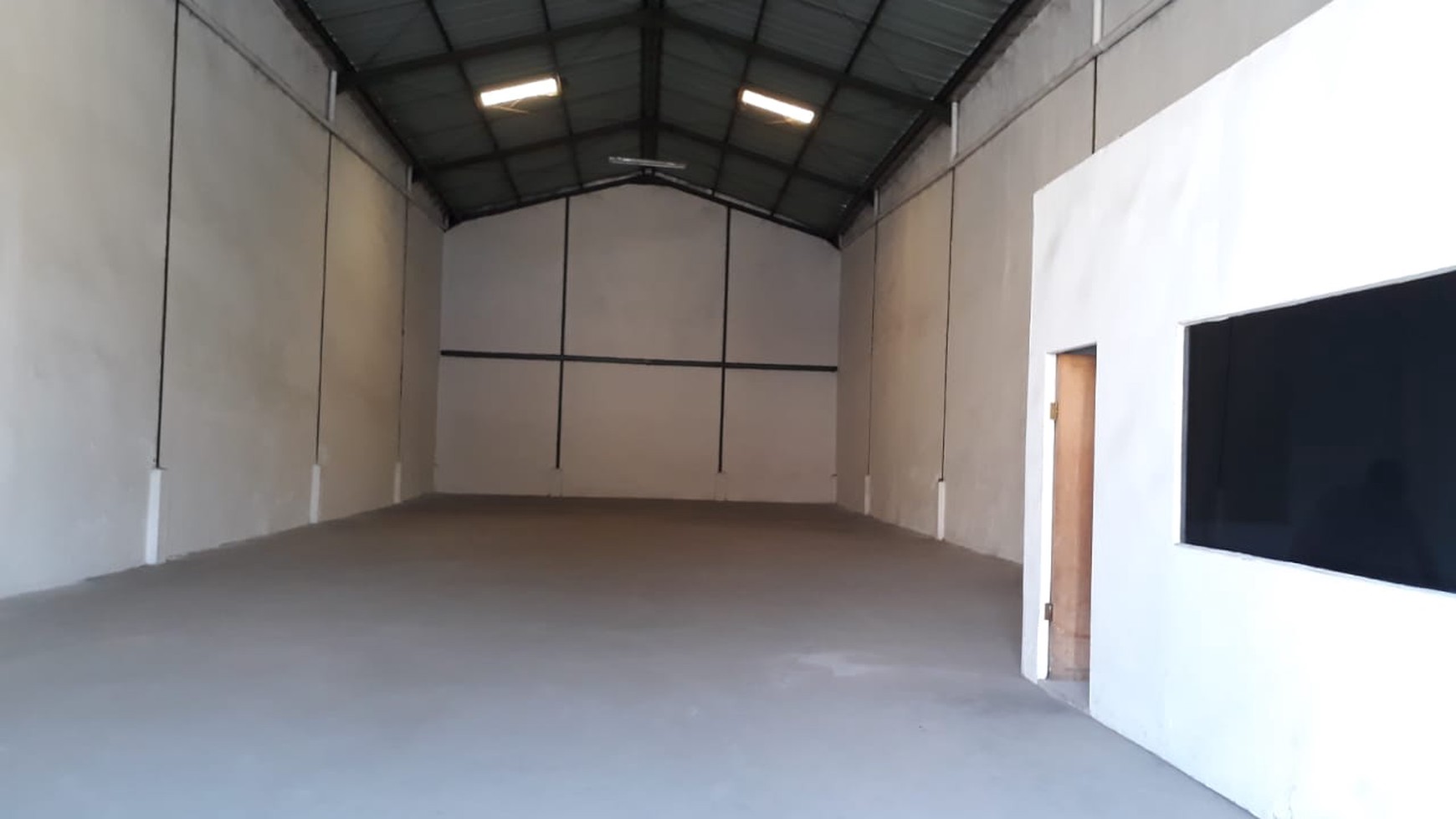 Gudang Tambak Langon luas 350