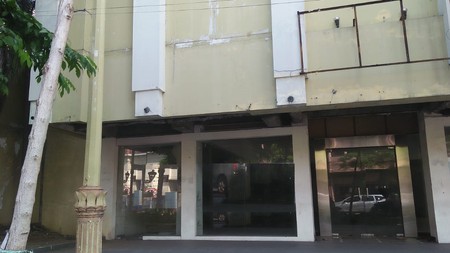 Gedung Strategis di jalan Tunjungan