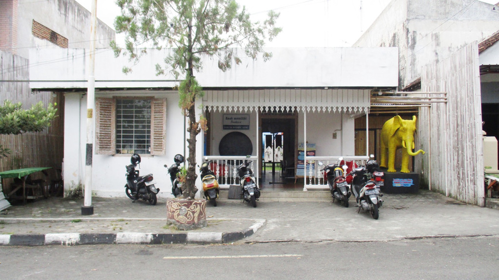 RUMAH/RUANG USAHA DITENGAH KOTA, JL BINTARAN TENGAH, YOGYAKARTA