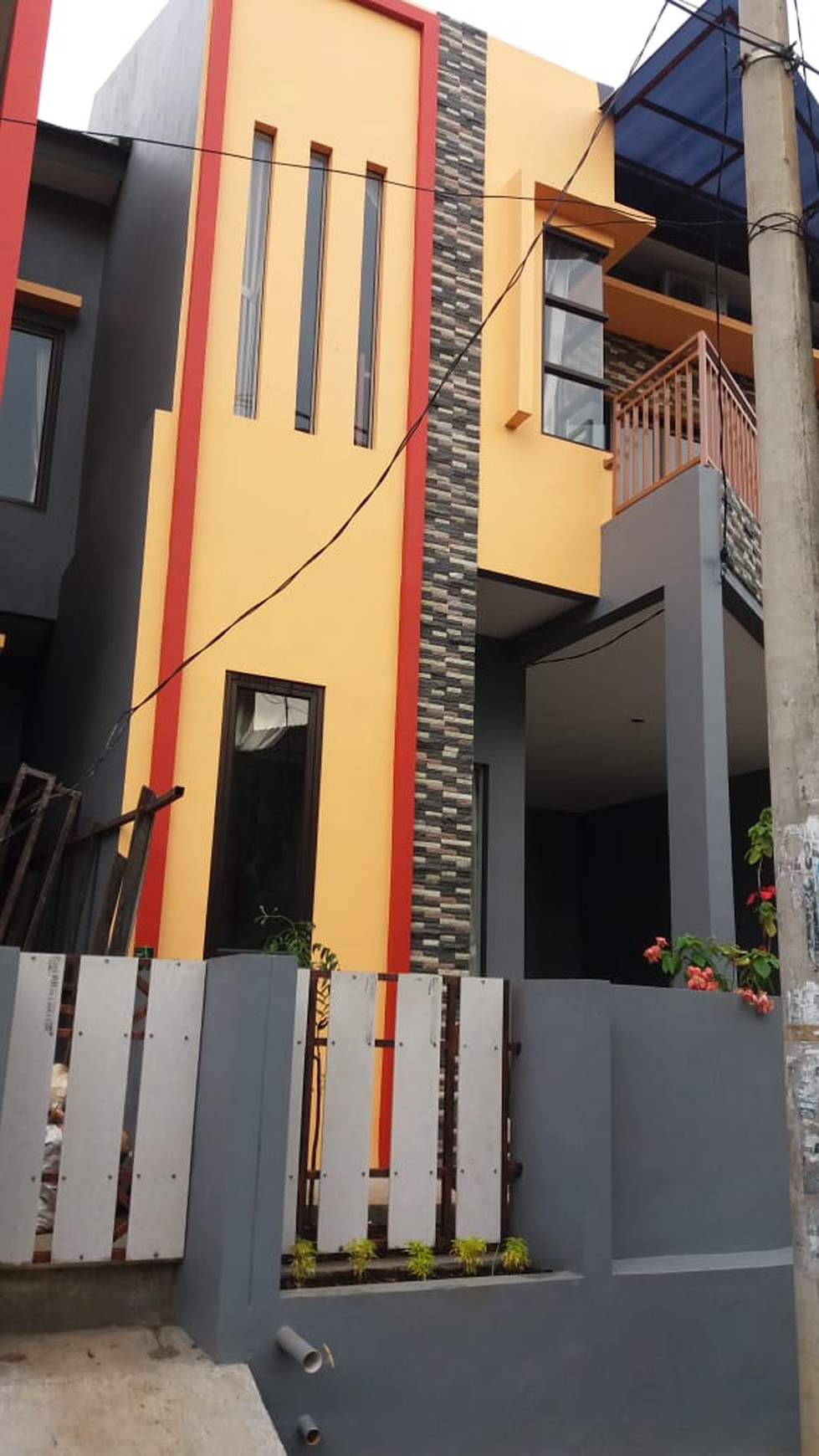 Rumah Siap Huni, Exterior Elegan, Hunian Nyaman @Kucica, Bintaro