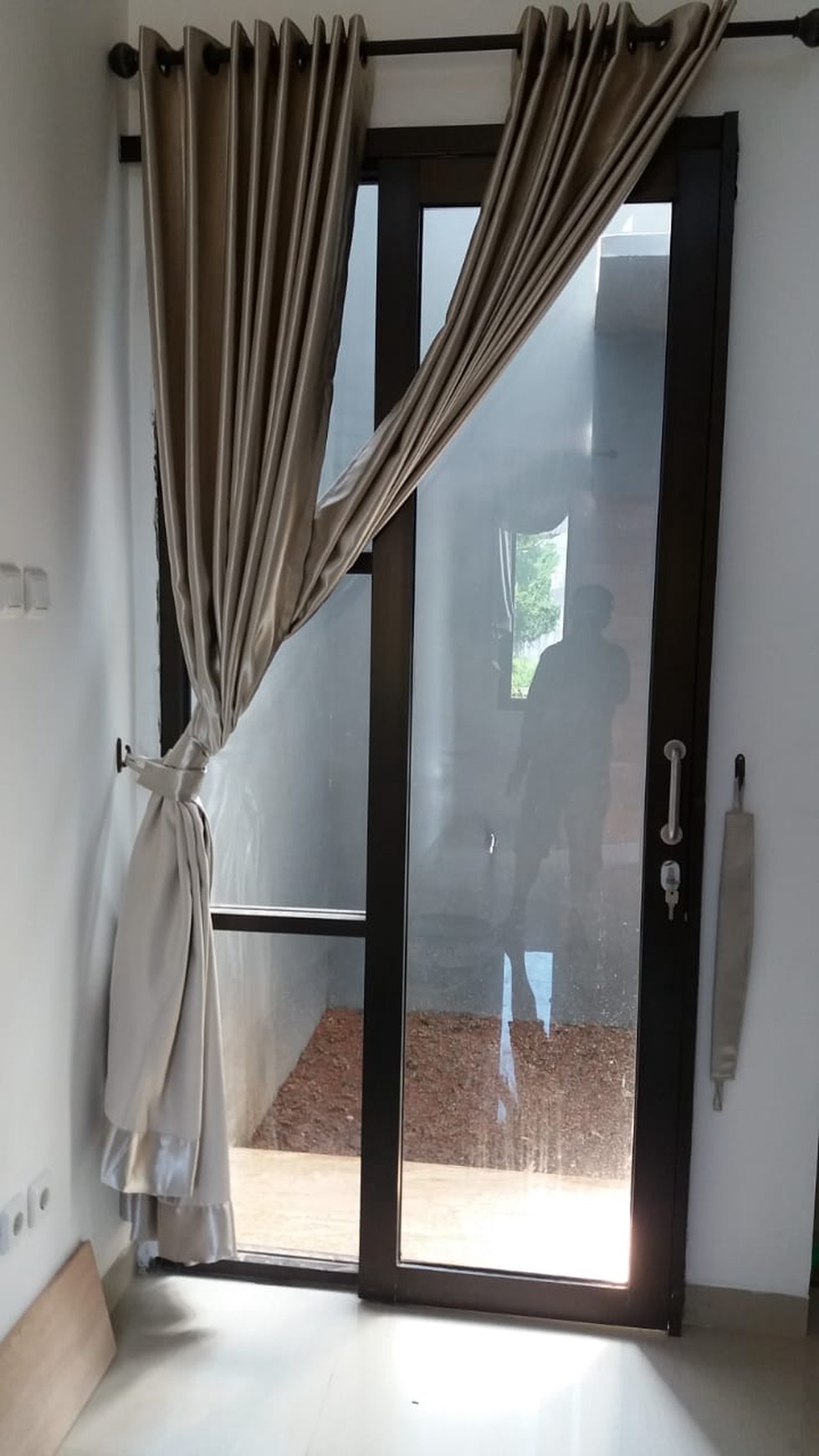 Rumah Siap Huni, Exterior Elegan, Hunian Nyaman @Kucica, Bintaro